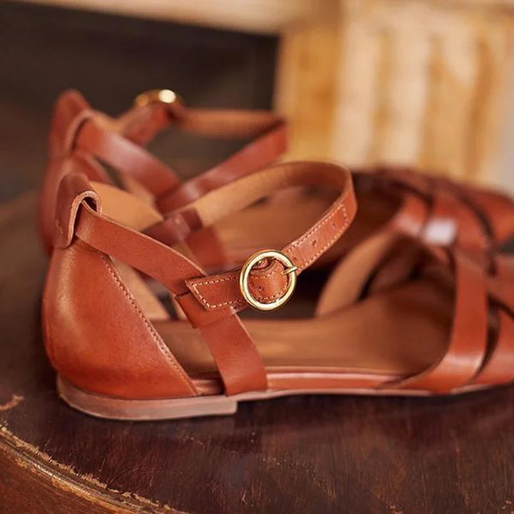 Auvrae | Strappy Flat Sandals